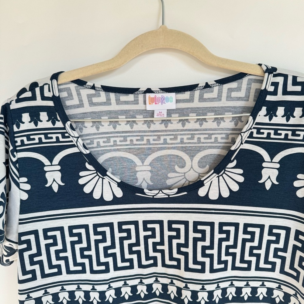 LuLaRoe Greek Key Classic T Shirt Womens Top White Blue Medium - Picture 3 of 9